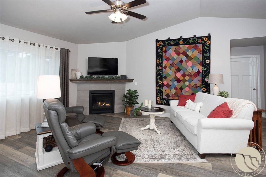 23 Twin Pines Loop