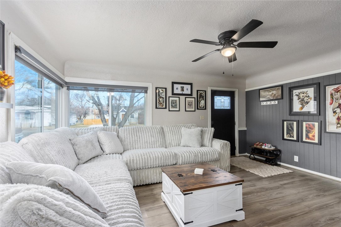 608 Broadwater Avenue