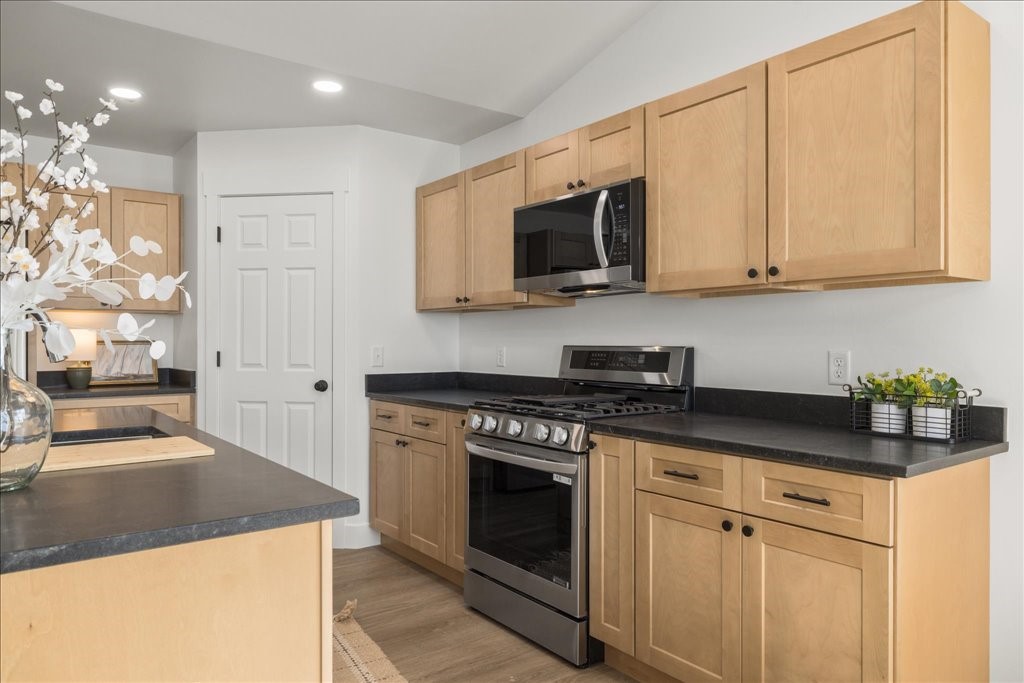 5458 Apple Rose Lane