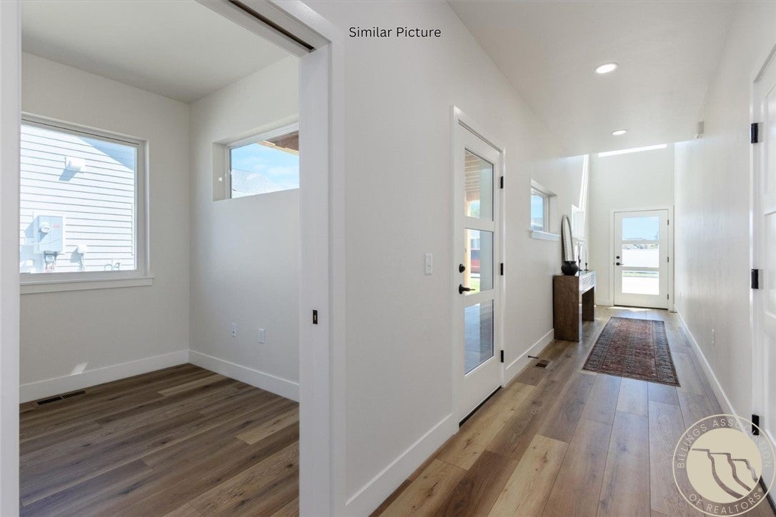 5916 - 5918 Little River Loop