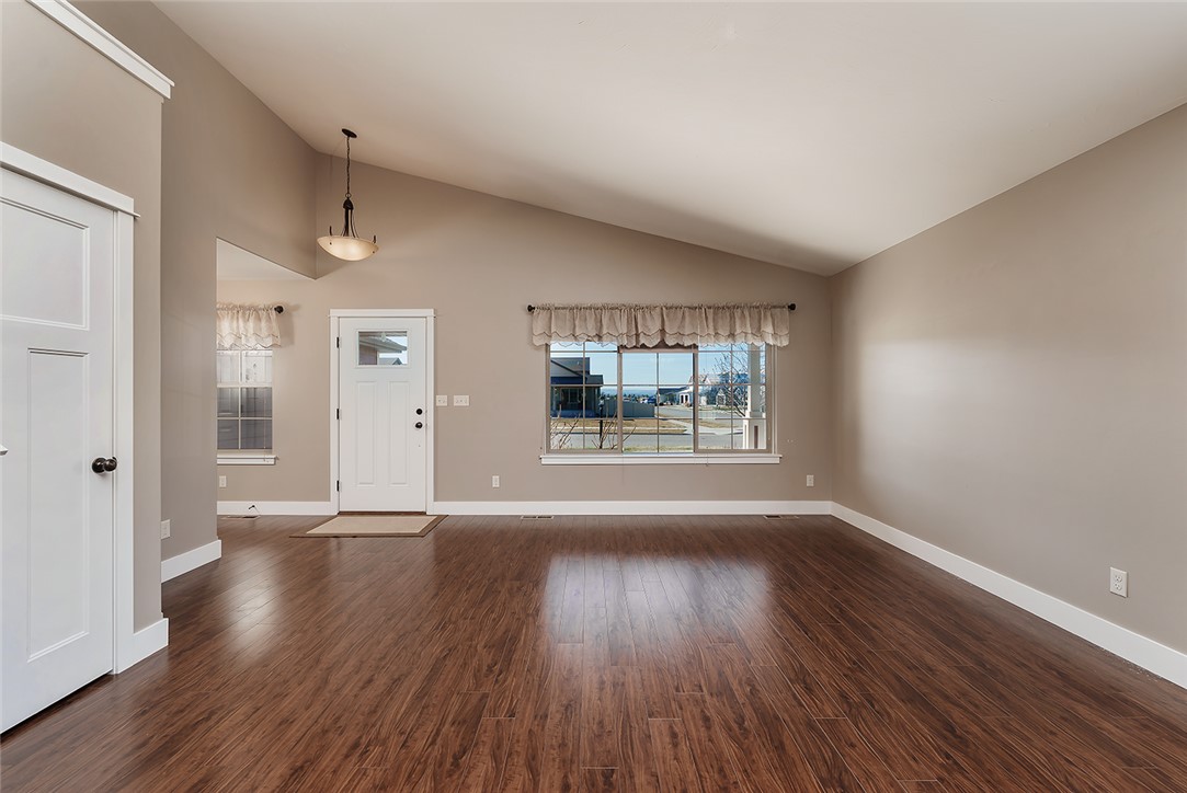 5825 Mountain Front Avenue