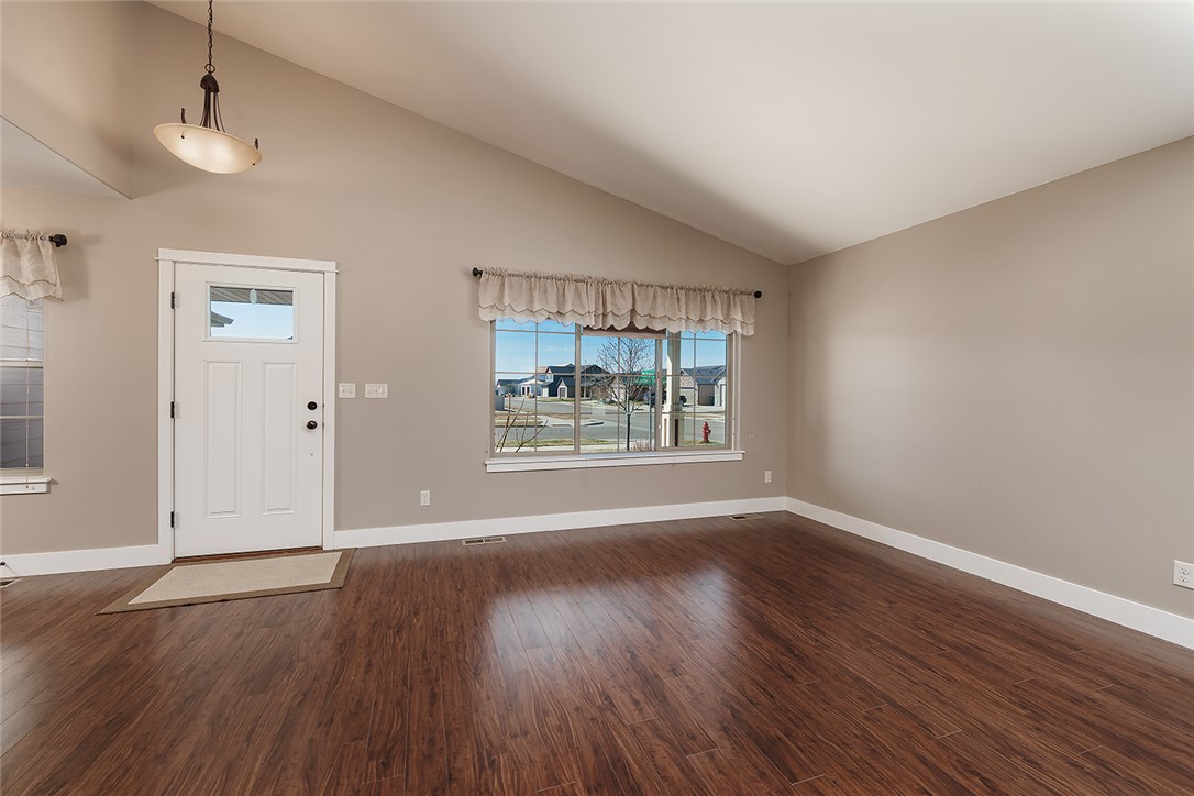 5825 Mountain Front Avenue