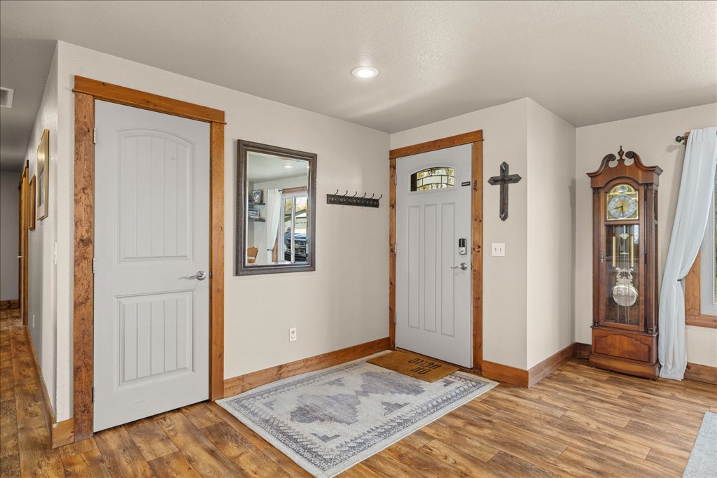 3227 S 74th Street W