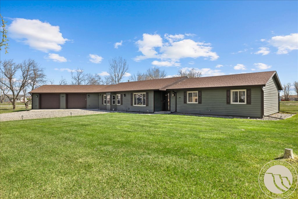 3227 S 74th Street W