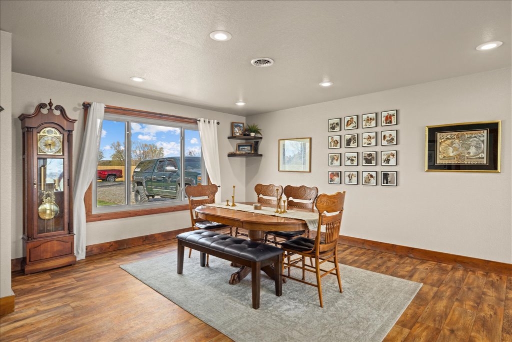 3227 S 74th Street W