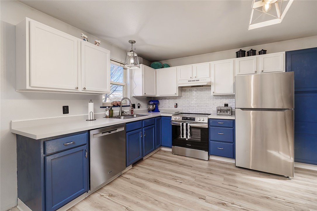 3390 Canyon Drive C19