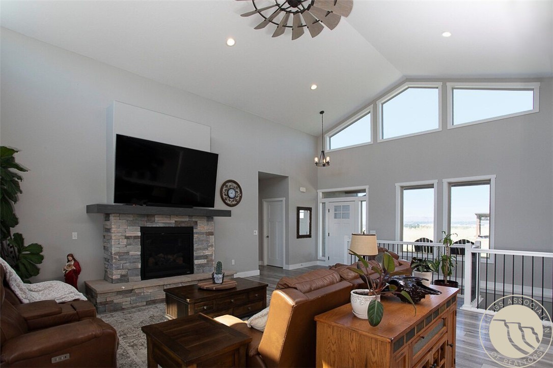 2907 Clarks Point Drive