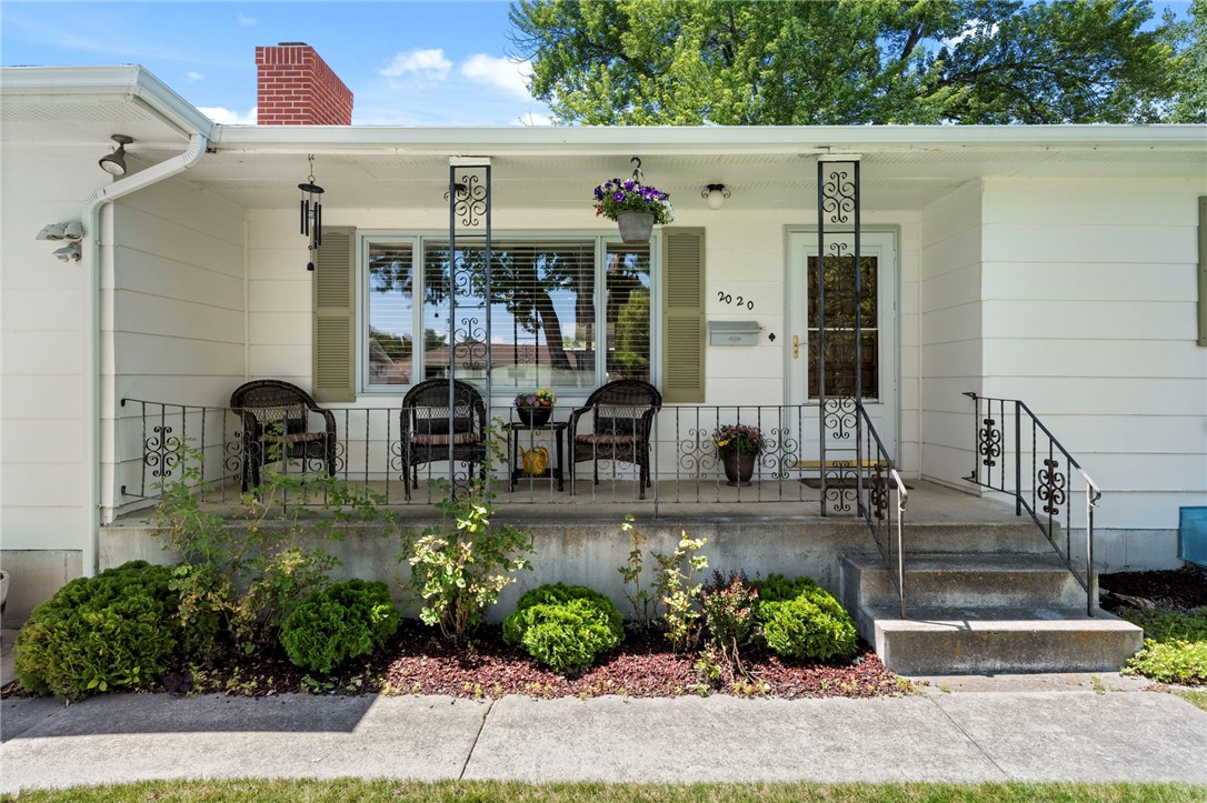 2020 15th Street W