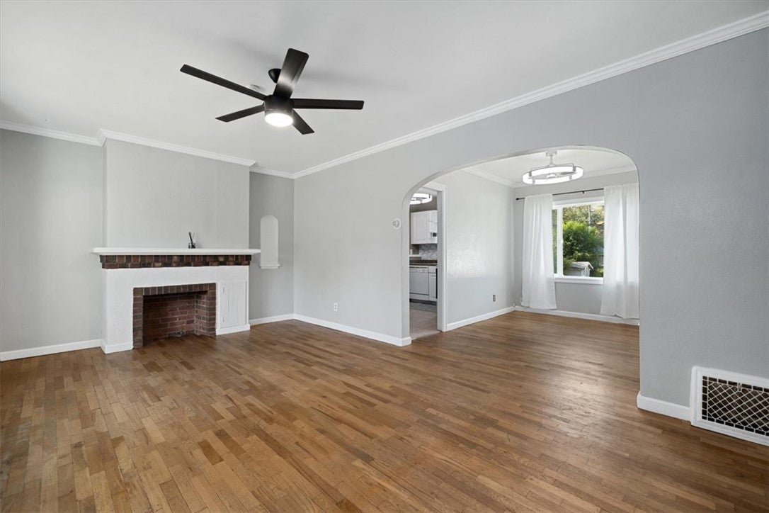 544 Grand Avenue