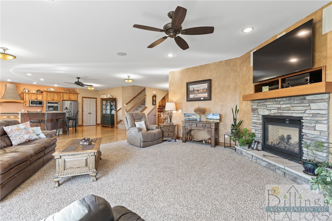 3651 Drury Ln