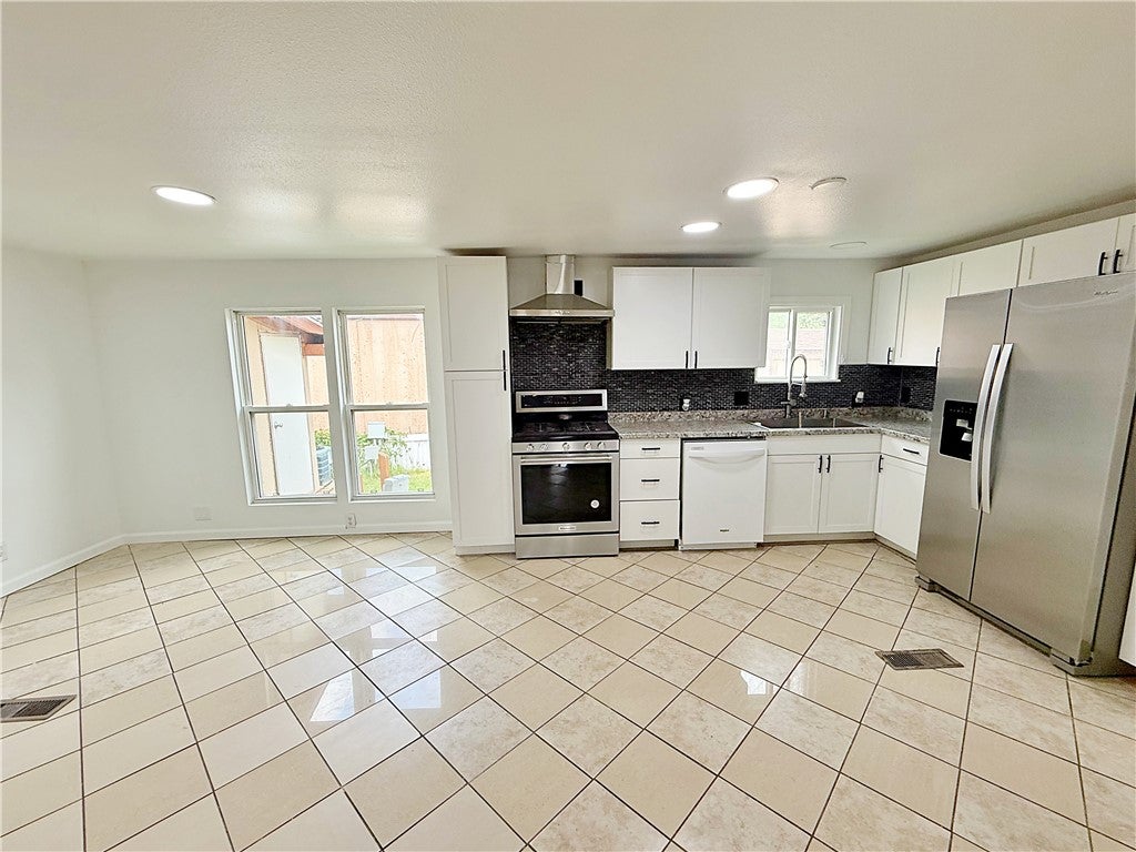 12 Golden Butte Drive