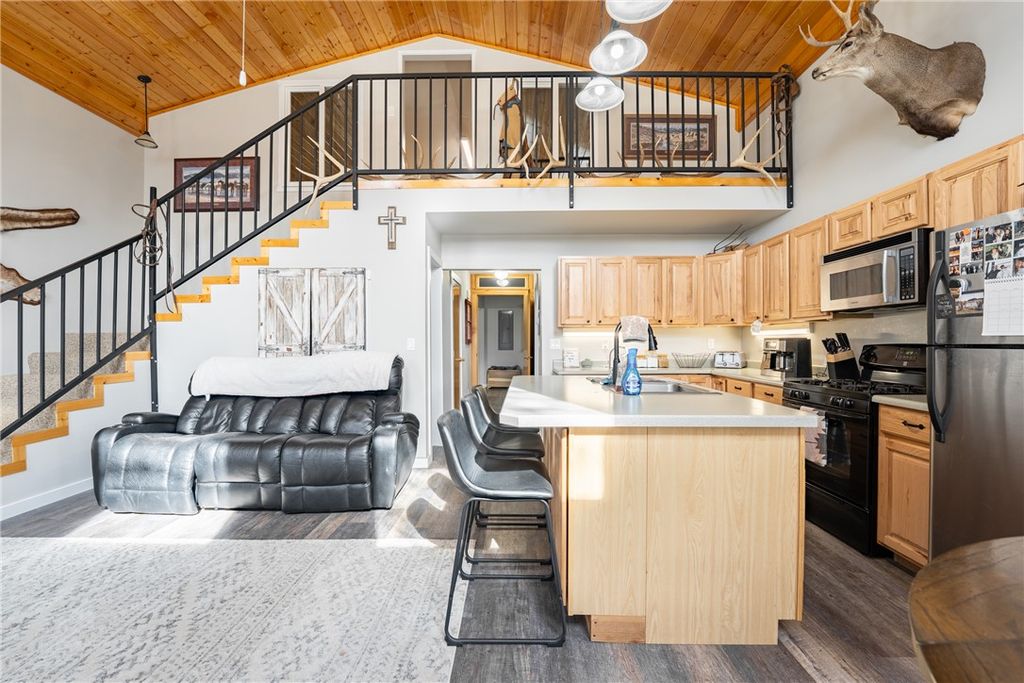 Photo of 326 E 2nd Ave Ave N, Columbus, MT 59019 (MLS # 357796)