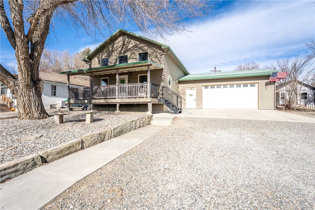 Photo of 326 E 2nd Ave Ave N, Columbus, MT 59019 (MLS # 357796)