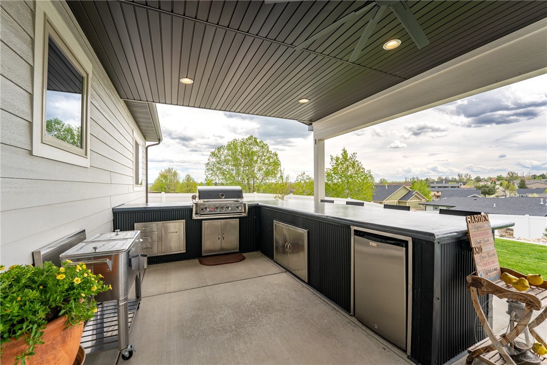 Billings, Montana 59105, United States, 6 Bedrooms Bedrooms, ,3 BathroomsBathrooms,Residential,Active,132356