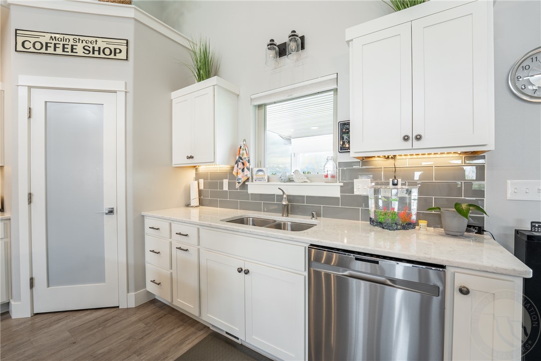 Billings, Montana 59105, United States, 6 Bedrooms Bedrooms, ,3 BathroomsBathrooms,Residential,Active,132356