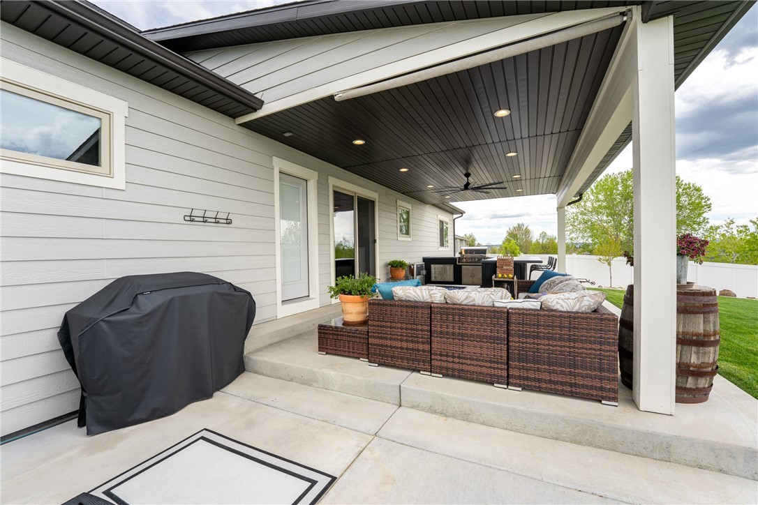 Billings, Montana 59105, United States, 6 Bedrooms Bedrooms, ,3 BathroomsBathrooms,Residential,Active,132356