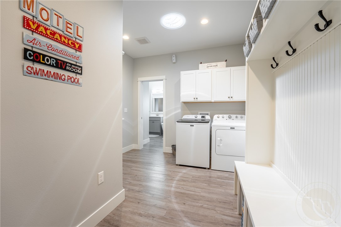 Billings, Montana 59105, United States, 6 Bedrooms Bedrooms, ,3 BathroomsBathrooms,Residential,Active,132356