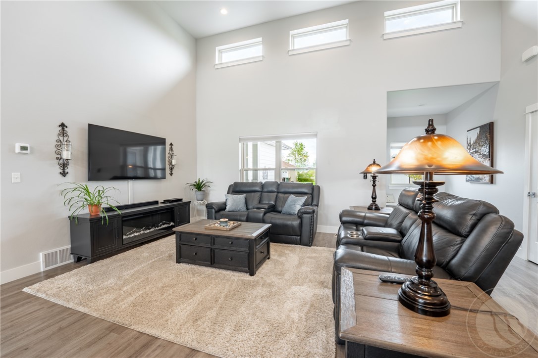 Billings, Montana 59105, United States, 6 Bedrooms Bedrooms, ,3 BathroomsBathrooms,Residential,Active,132356