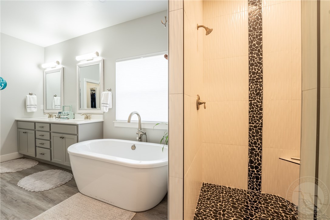 Billings, Montana 59105, United States, 6 Bedrooms Bedrooms, ,3 BathroomsBathrooms,Residential,Active,132356