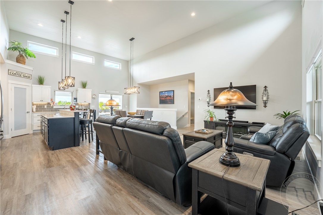 Billings, Montana 59105, United States, 6 Bedrooms Bedrooms, ,3 BathroomsBathrooms,Residential,Active,132356