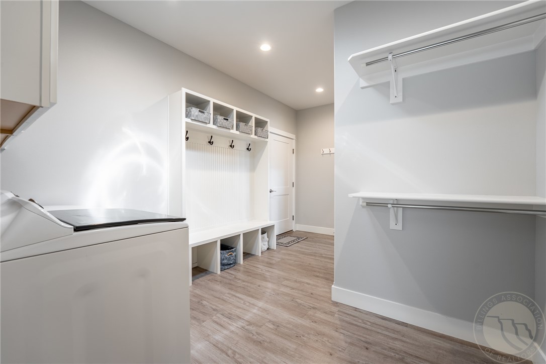 Billings, Montana 59105, United States, 6 Bedrooms Bedrooms, ,3 BathroomsBathrooms,Residential,Active,132356