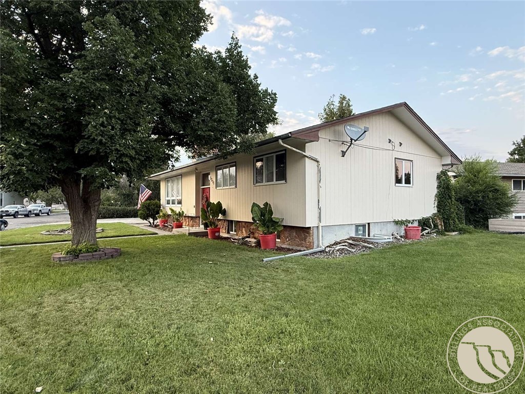 1211 Oakland Drive