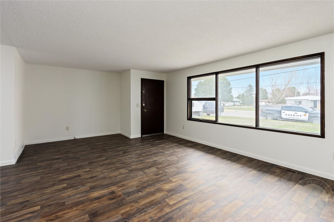 1716, 1718 Bitterroot Drive