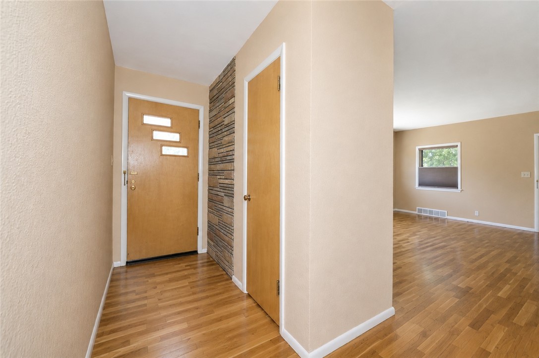 2702 Sunnyview Lane