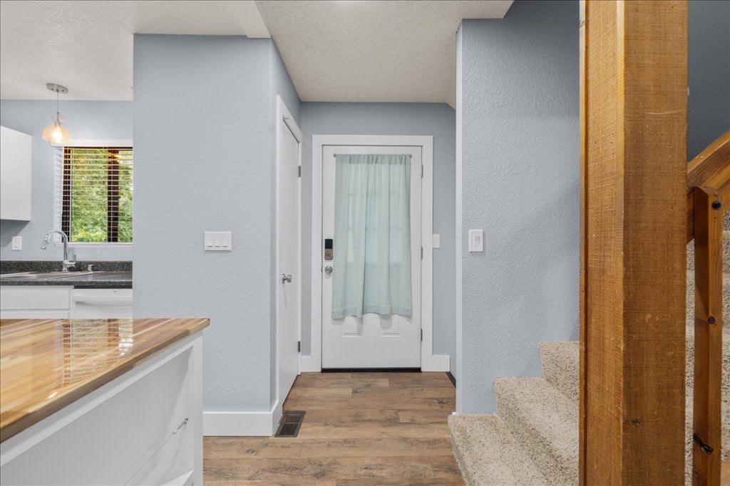 373 Prospectors Lane