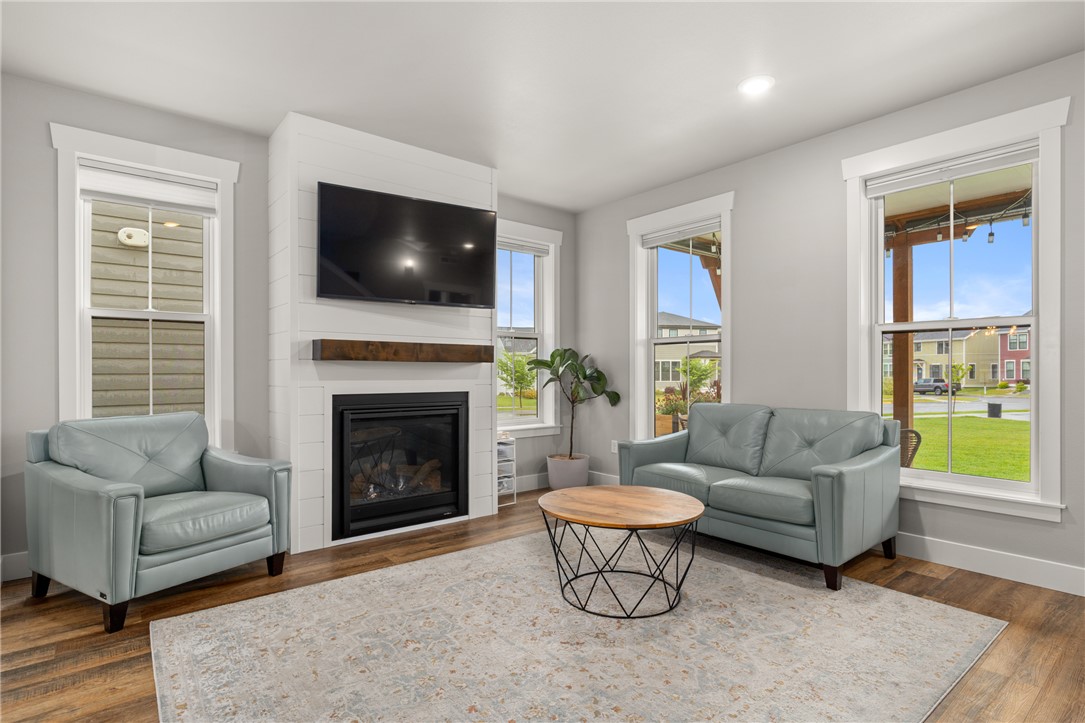 1635 Annas Garden Lane
