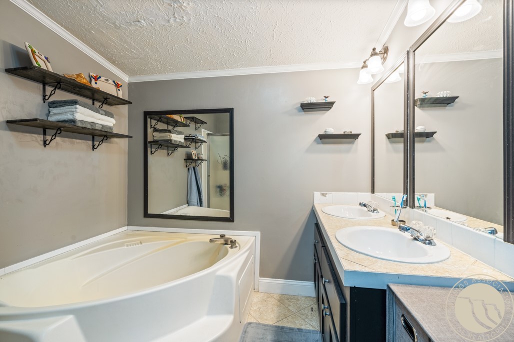 Billings, Montana 59105, United States, 3 Bedrooms Bedrooms, ,2 BathroomsBathrooms,Residential,Active,112986