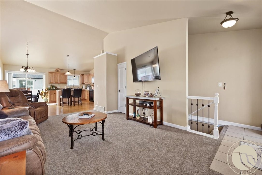 1732 Hesperia Street