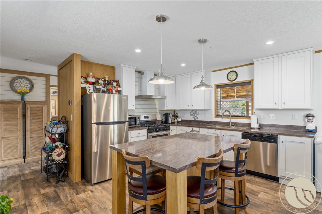 855 Joyce Cir