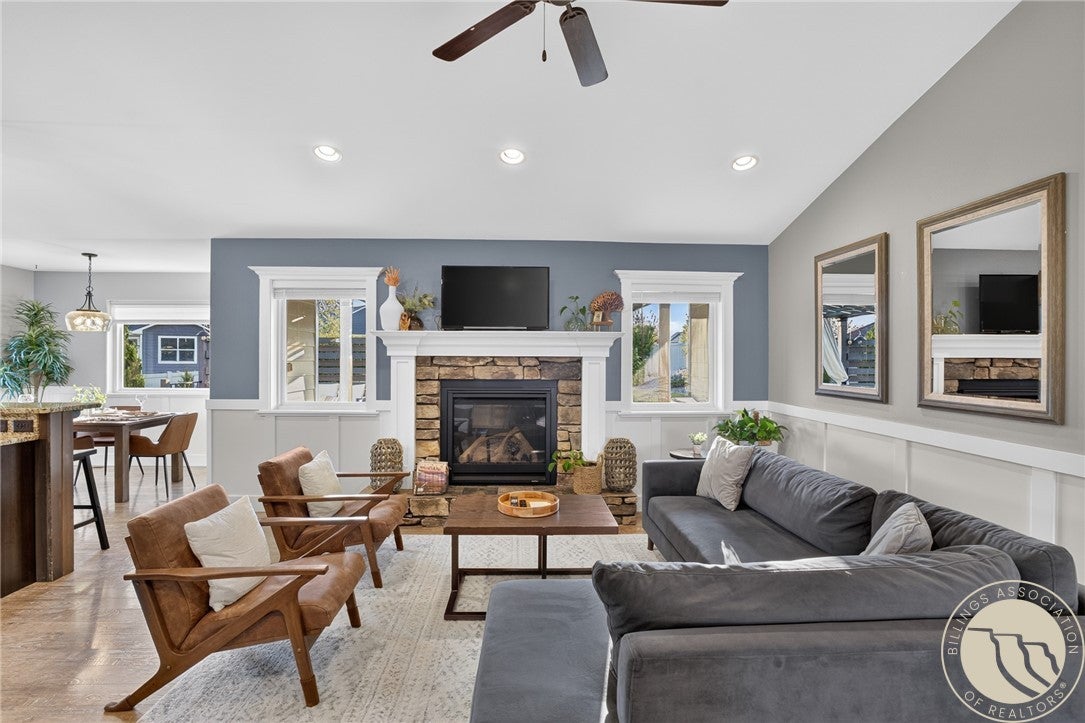 3083 W Copper Ridge