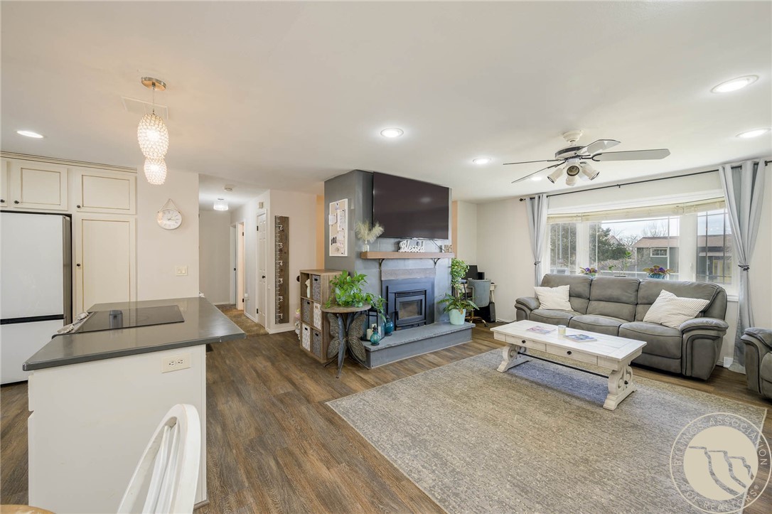 1913 Columbine Drive