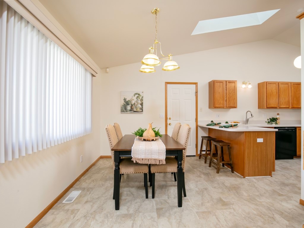 1606 Golden Boulevard