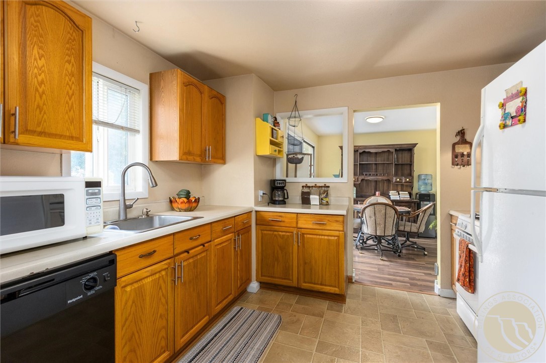 811 7th Street W