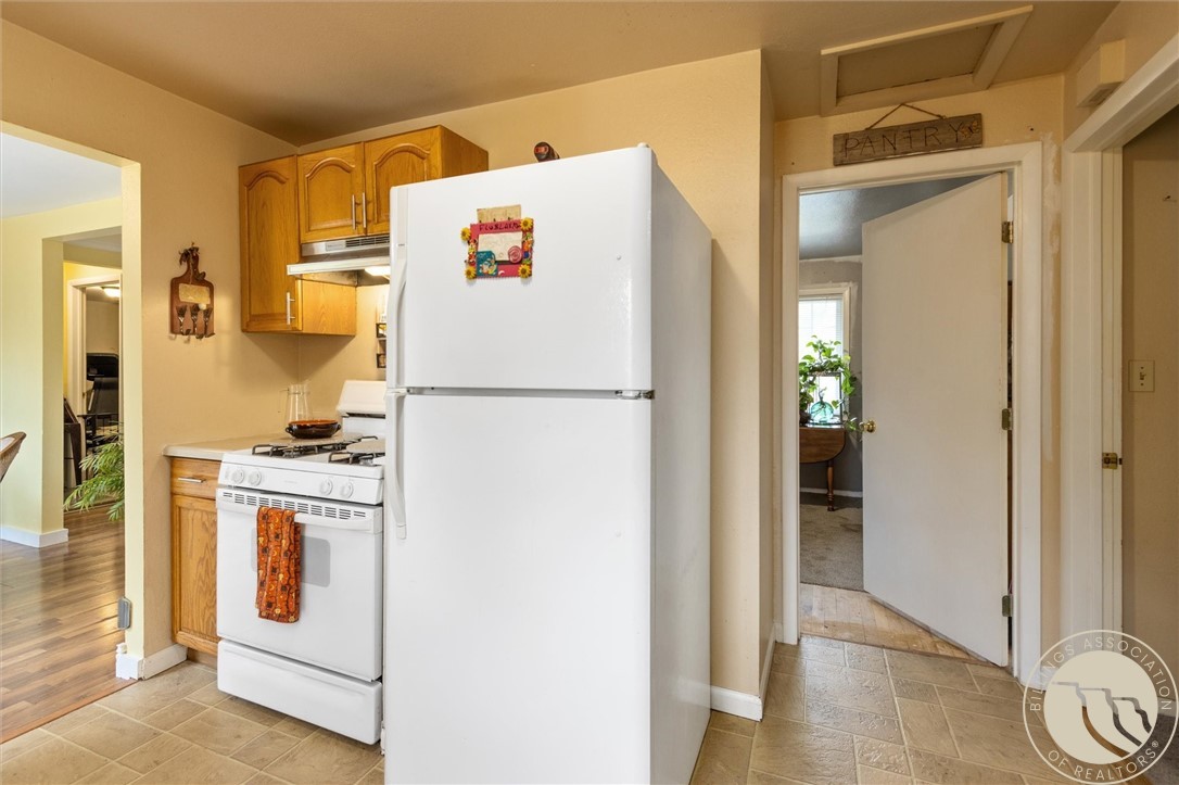 811 7th Street W
