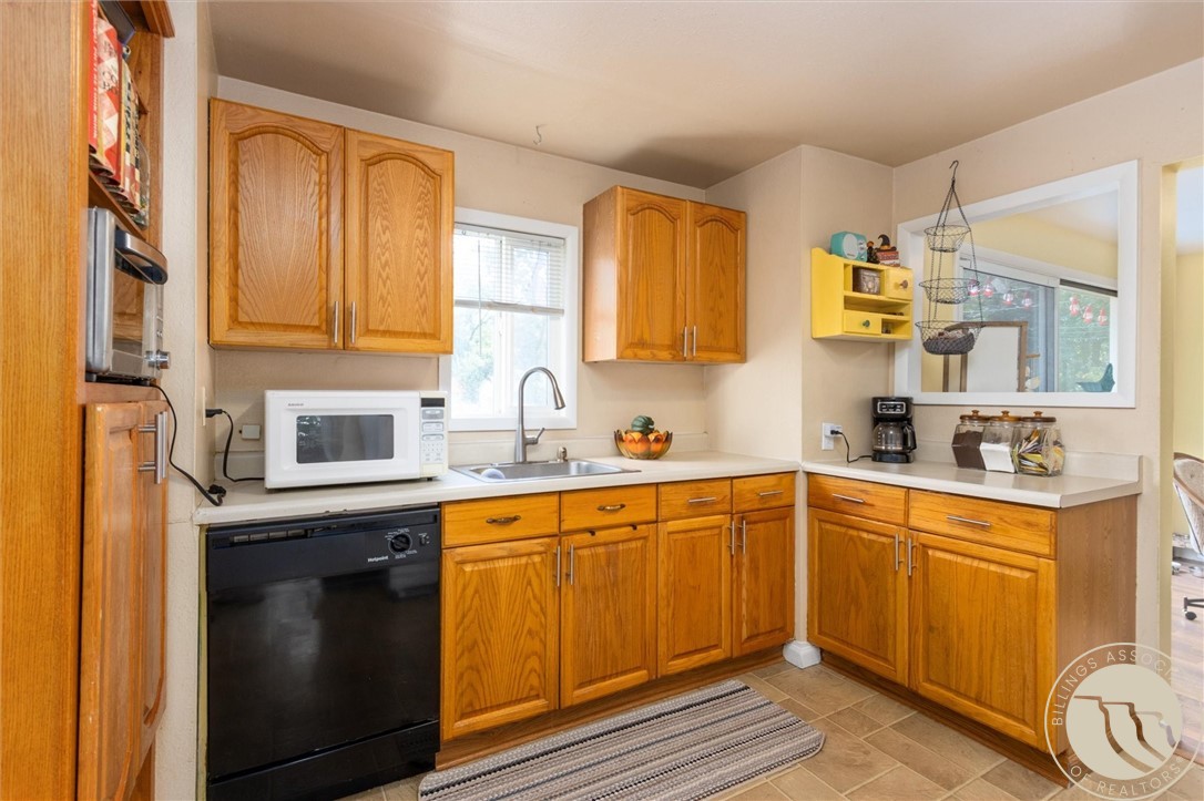 811 7th Street W