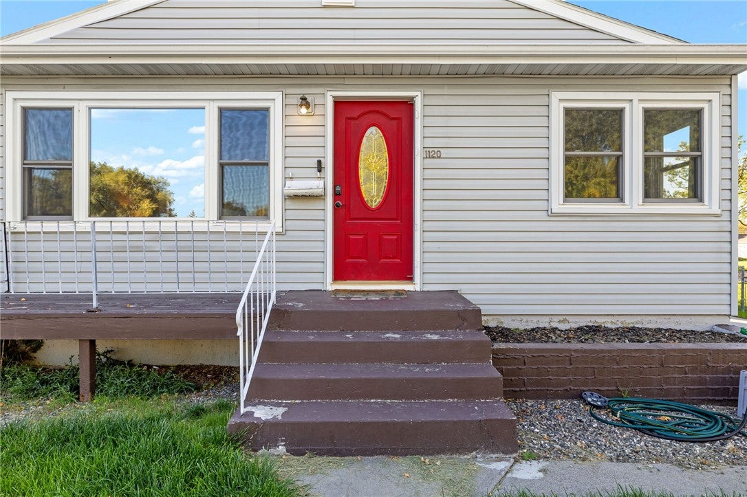 1120 18th Street W