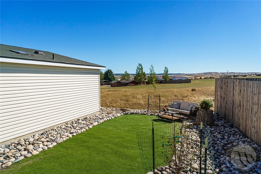 1384 Hackamore Trail
