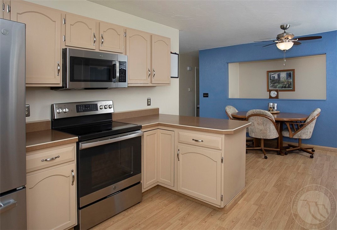 Billings, Montana 59105, United States, 4 Bedrooms Bedrooms, ,2 BathroomsBathrooms,Residential,Active,139605