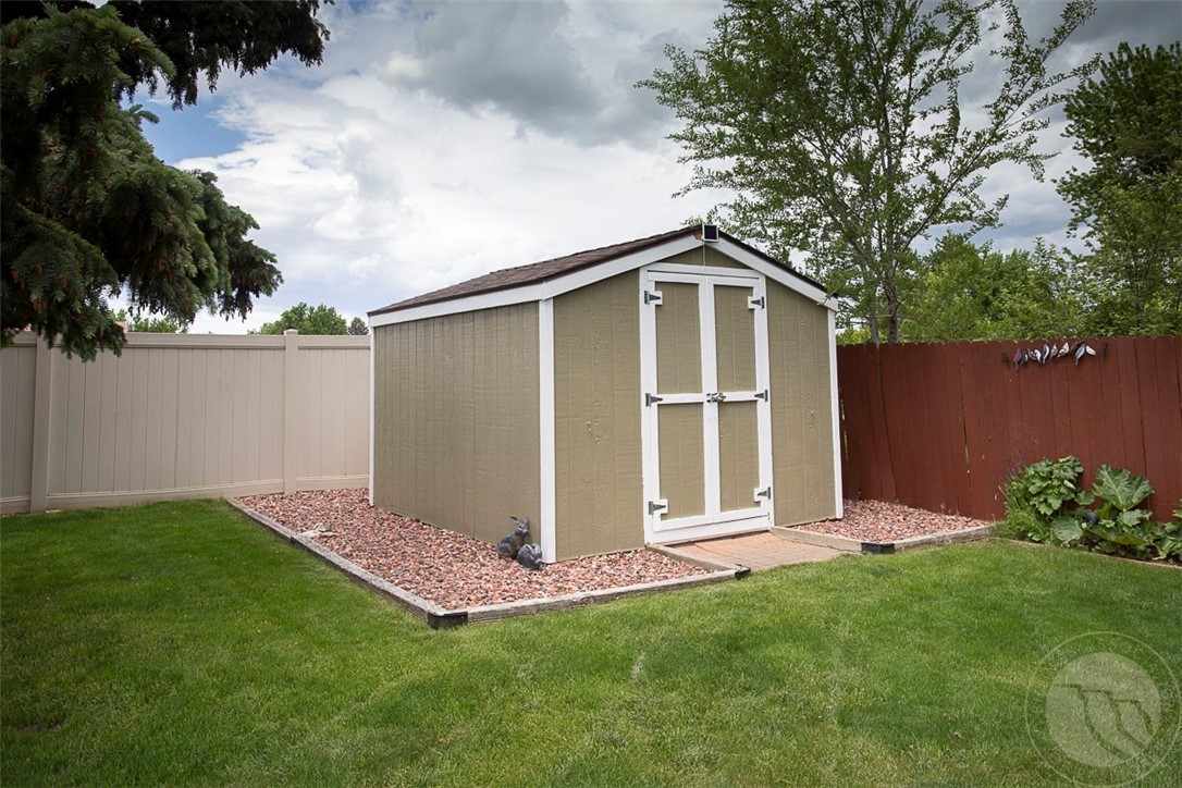 Billings, Montana 59105, United States, 4 Bedrooms Bedrooms, ,2 BathroomsBathrooms,Residential,Active,139605