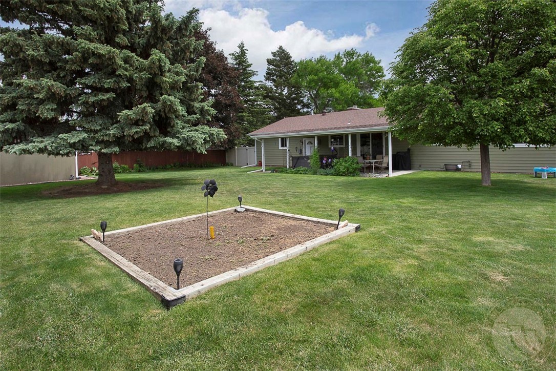 Billings, Montana 59105, United States, 4 Bedrooms Bedrooms, ,2 BathroomsBathrooms,Residential,Active,139605