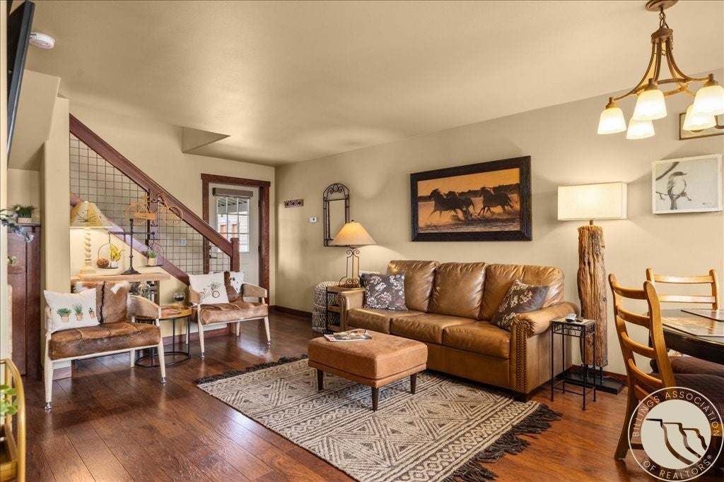 215 2nd Street E 6