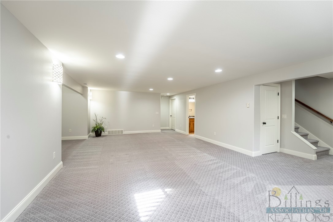 Billings, Montana 59106, United States, 3 Bedrooms Bedrooms, ,3 BathroomsBathrooms,Residential,Contingent,64245