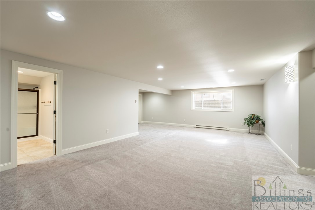 Billings, Montana 59106, United States, 3 Bedrooms Bedrooms, ,3 BathroomsBathrooms,Residential,Contingent,64245