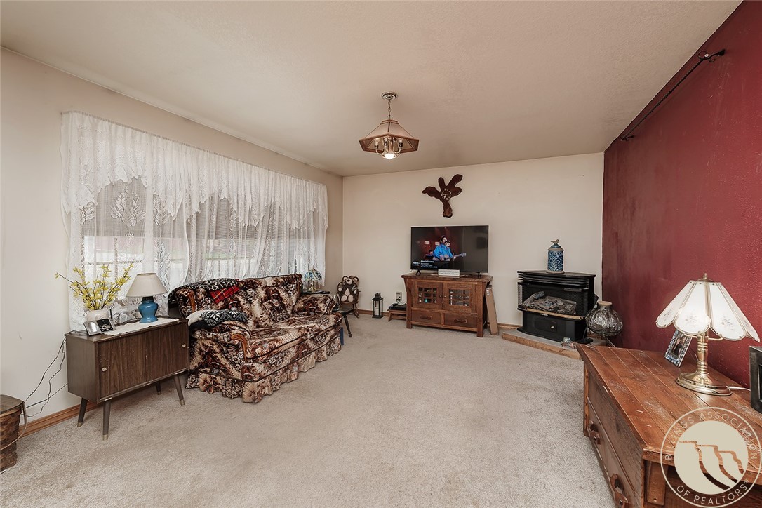 516 9th Avenue W