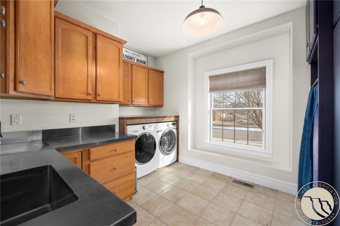 Billings, Montana 59102, United States, 4 Bedrooms Bedrooms, ,4 BathroomsBathrooms,Residential,Active,180359