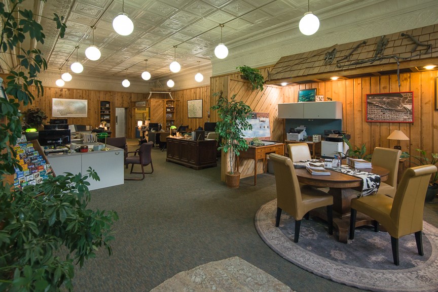 16 Broadway Avenue N